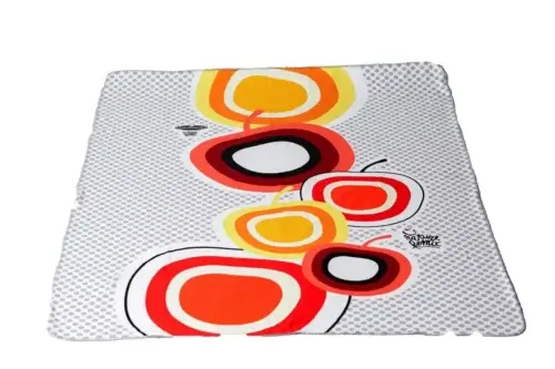 Digital printing of a logo on fabric