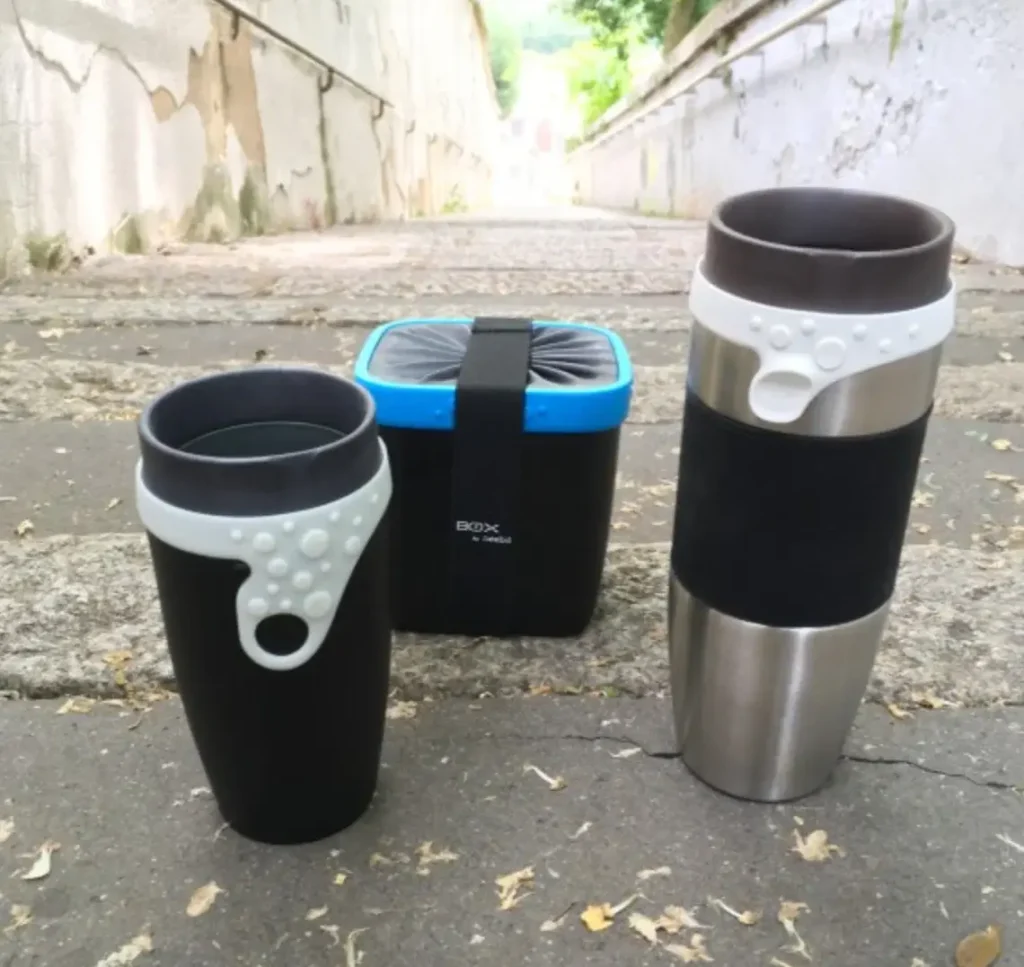 Stylish travel mugs with custom logo print
